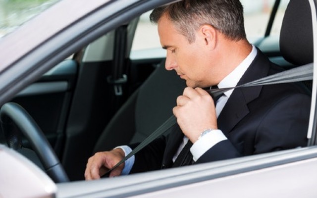 seat-belt-laws-guy-in-suit