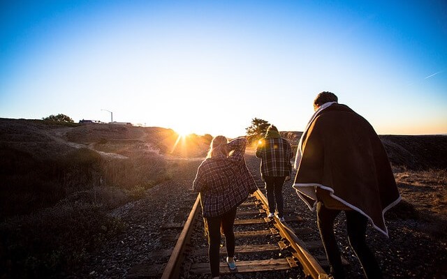 sun-walking-railway-sunscreen