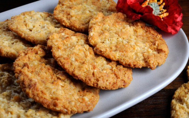 ANZAC-biscuits-treat-dessert