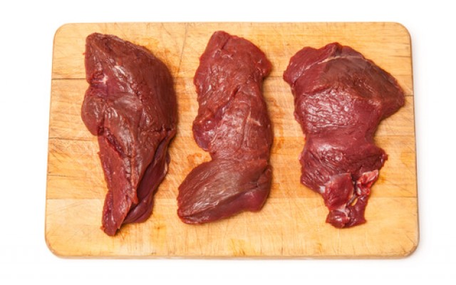 kangaroo-meat-steak-chopping-board