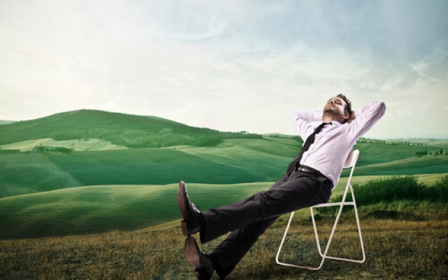 relax-office-guy-live-outside