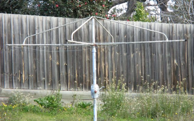 hills_hoist_Australia_clothes-dryer